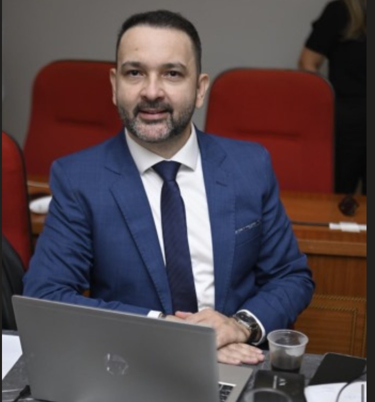 Eliabes Neves 